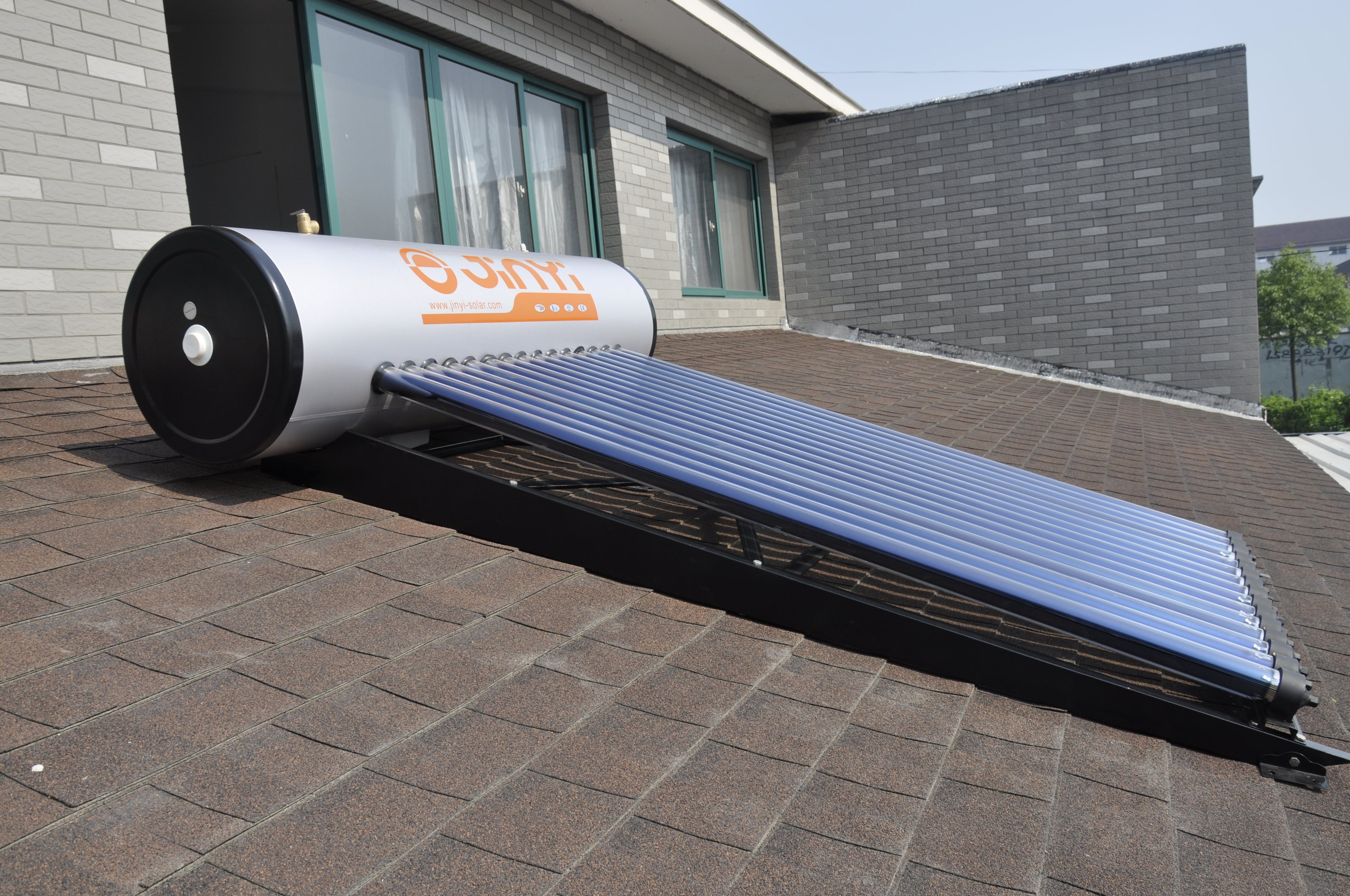 250L Pressurized Solar Water Heater – Heat Pipe Vacuum Tube – SUS316L Inner Tank